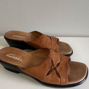 Clarks Brown Leather Wedge Slide Sandals Womens Comfort Open Toe Size 8